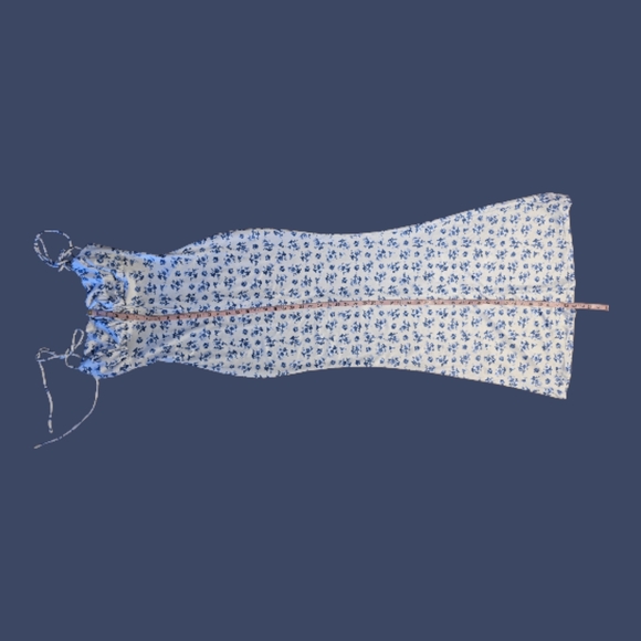 Elegant Blue Floral Maxi Dress - Picture 5 of 6